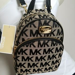 Michael kors backpack🔥 xs